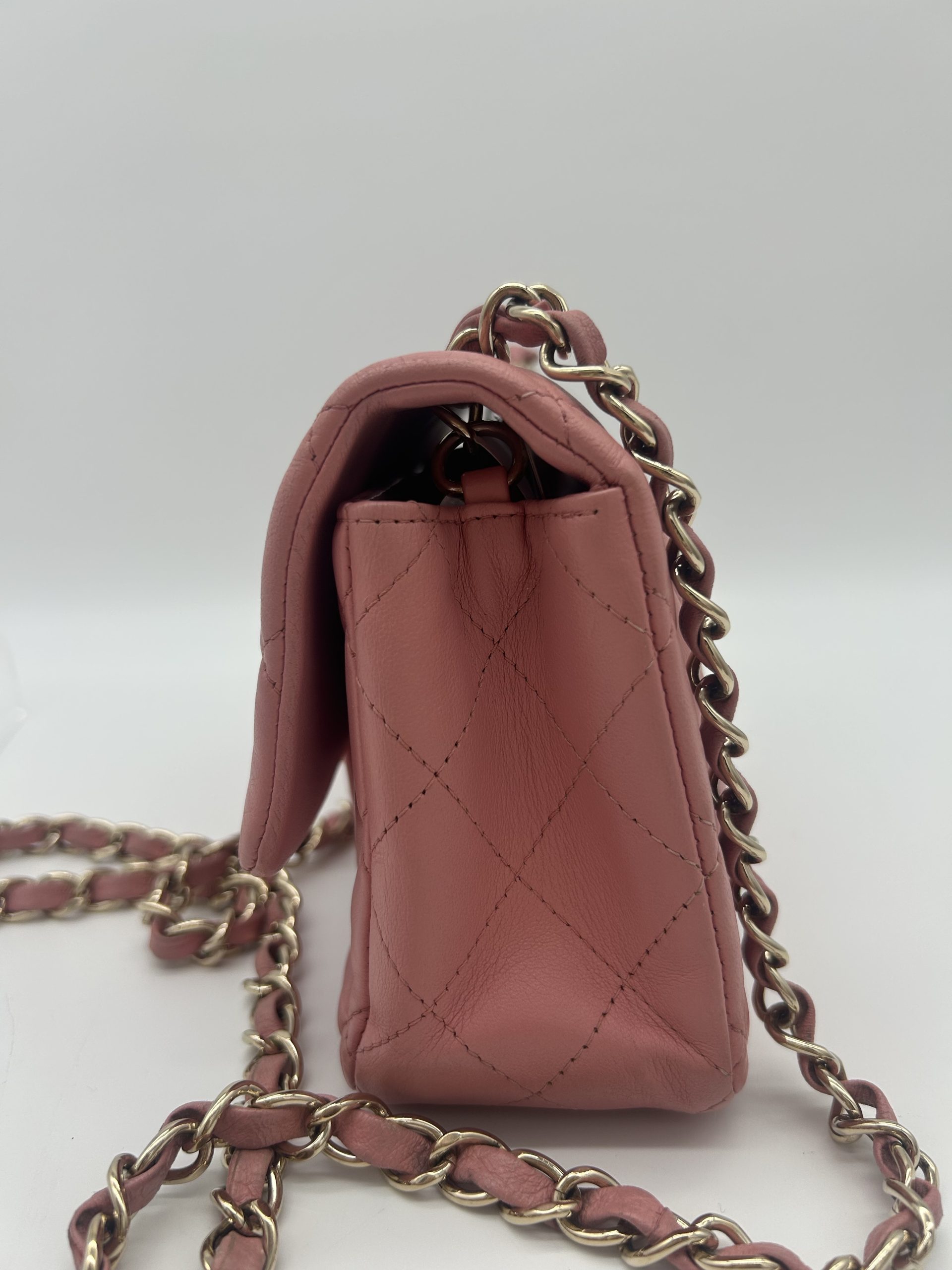 Chanel 23xxxx10 Mini Flap in Soft Pink - - Image 3